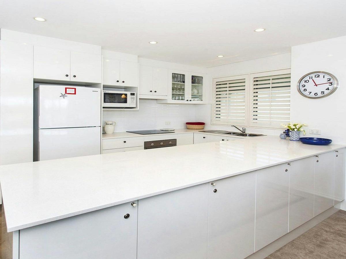 Dishwasher, Kitchen, Microwave Oven, Oven, RefrigeratorKitchen, Microwave Oven, Oven, Refrigerator