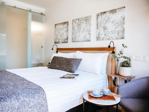 Astor Hotel and Bar