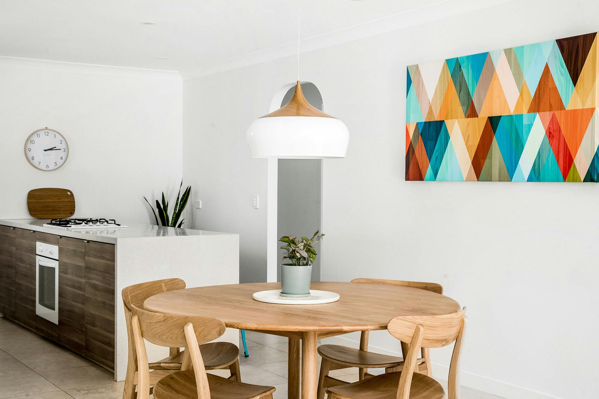 Baby Blue - Byron Bay - Dining Room Looking to Kitchen a