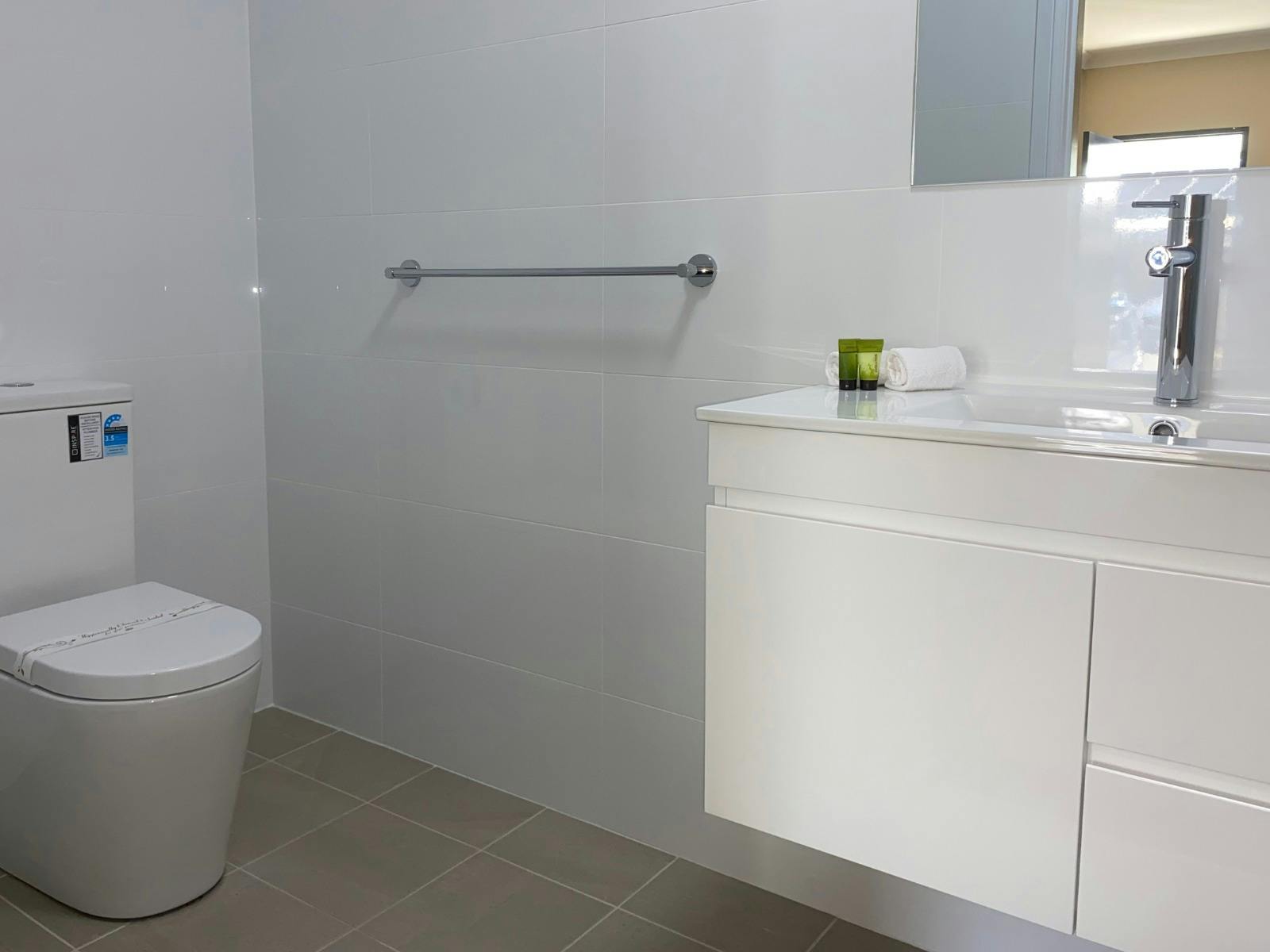 Bakehouse Motel Bathroom