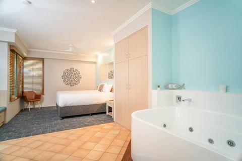 King Spa Suite