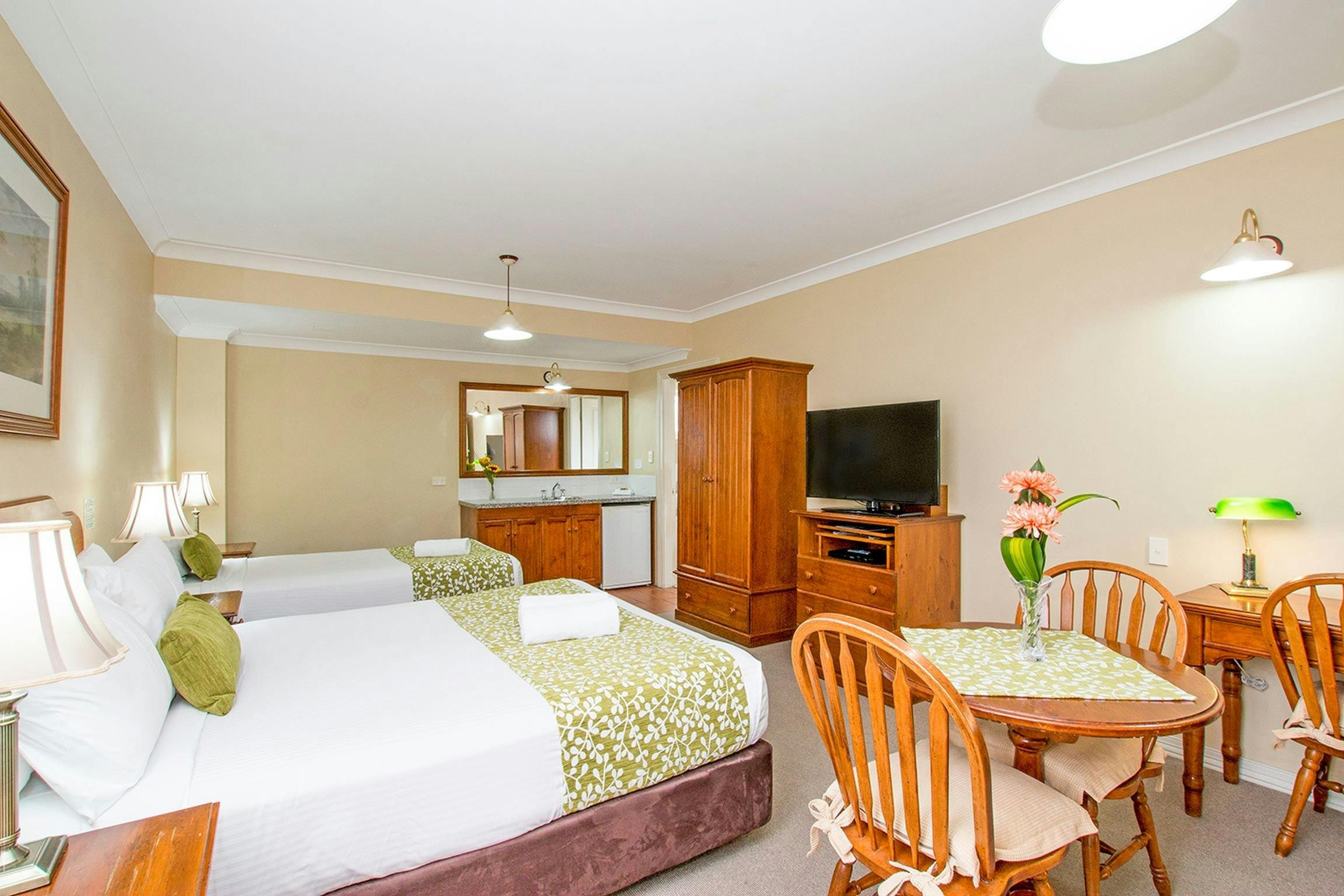 Twin Room - Ballian Heritage Inn