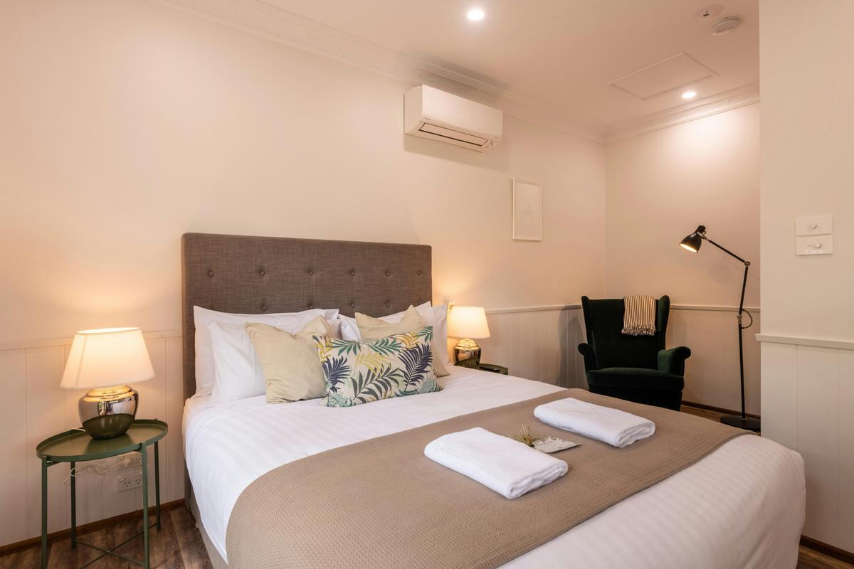 Honeymoon Bay Cottage Bedroom