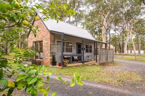 Honeymoon Bay Cottage Outdoor View