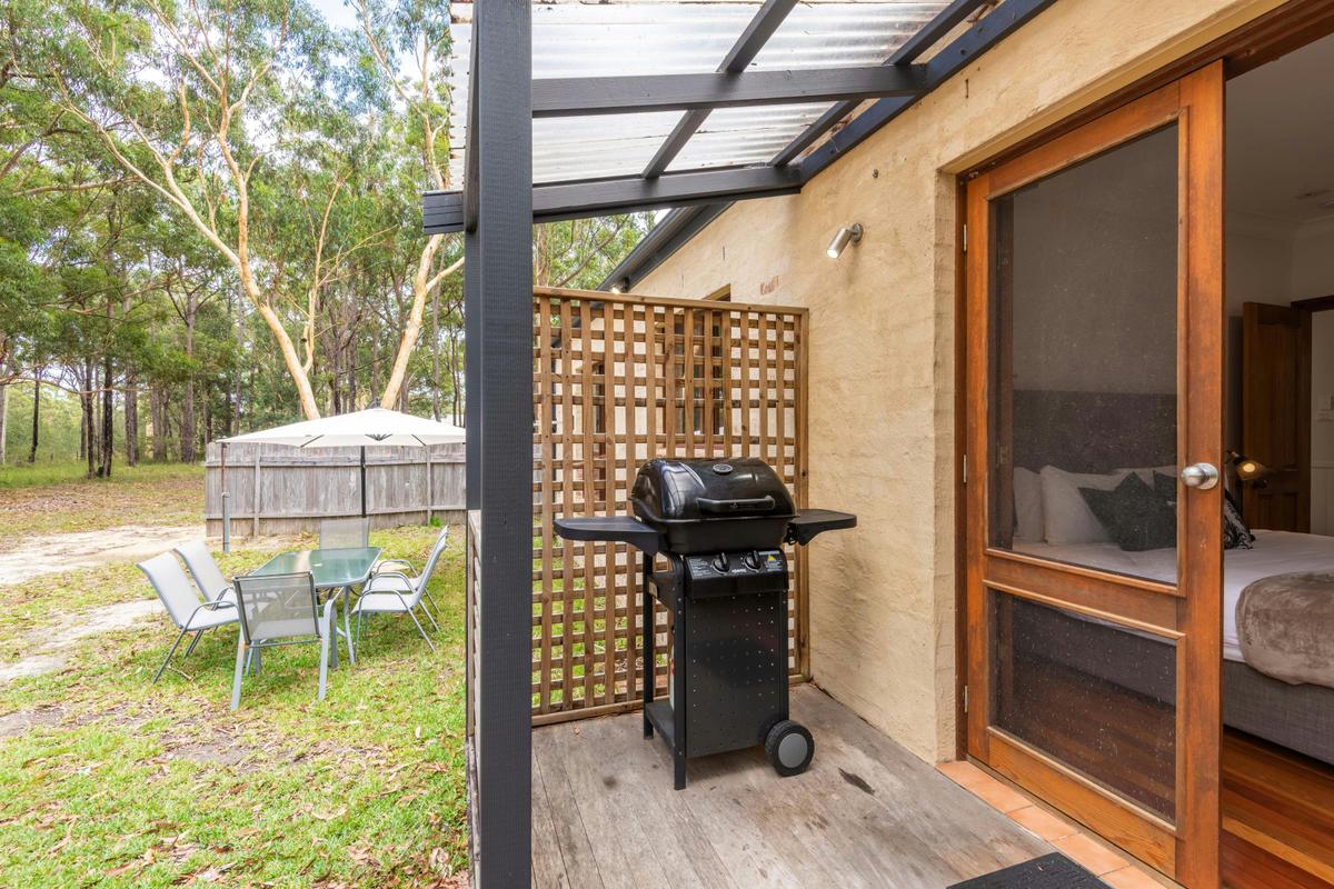 Hyams Beach Cottage Outdoor Balcony BBQ and Dining