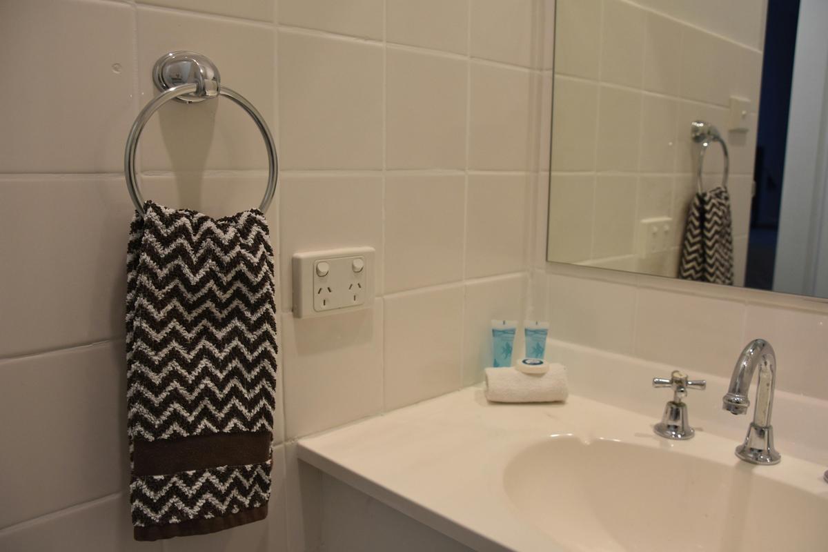 Executive Suite - bathroom