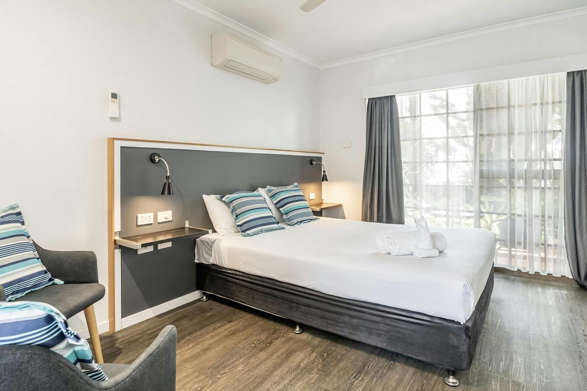 Superior Queen - Pet Friendly