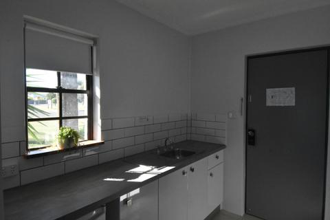 Studios - kitchenette