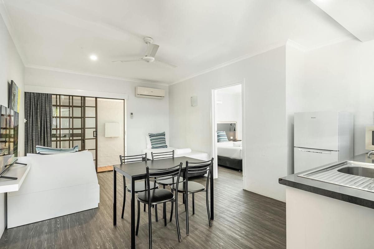 1-Bedroom Suite