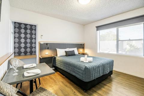 Compact Queen - Dog Friendly