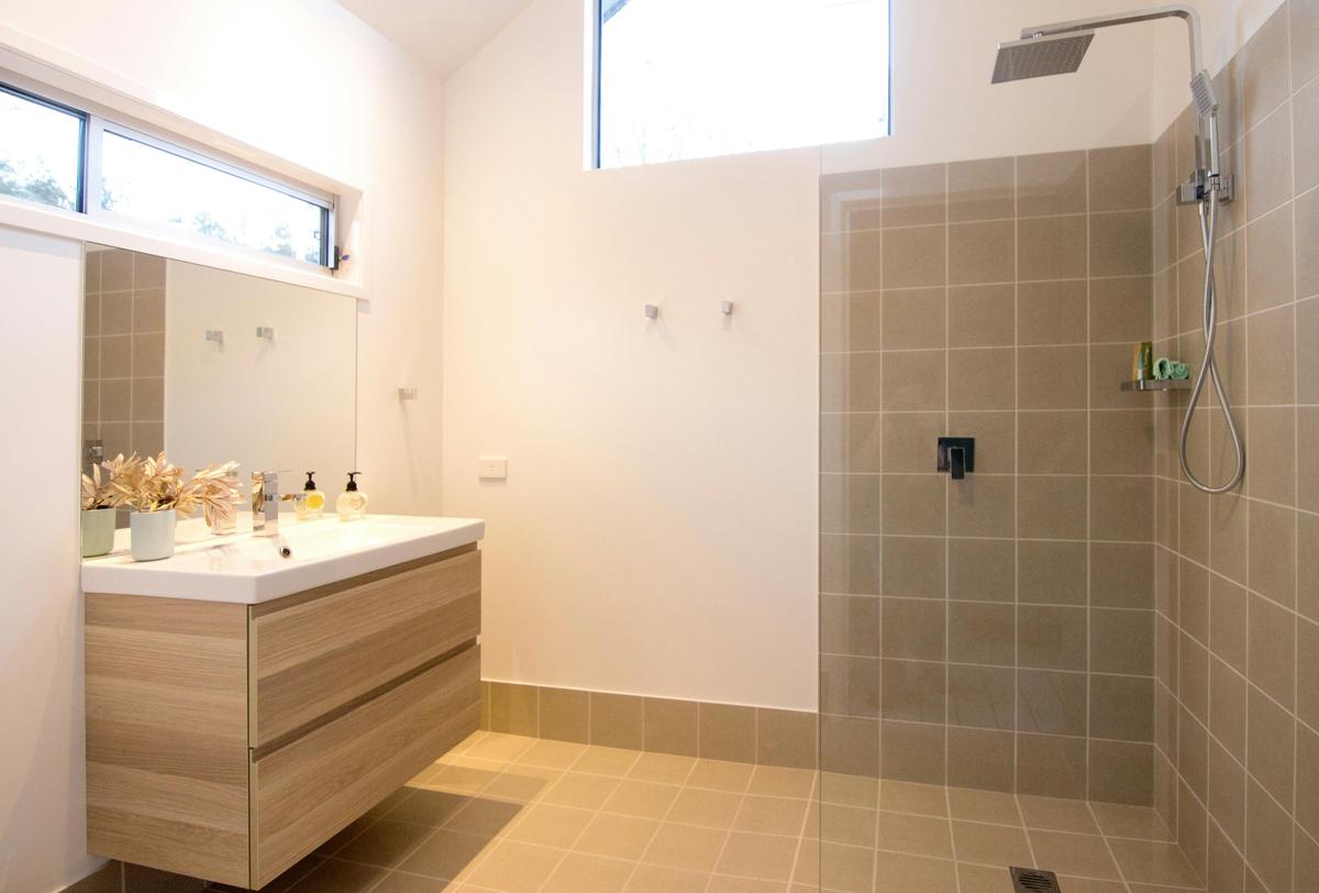 Bangalay Retreat safari tent private ensuite bathroom
