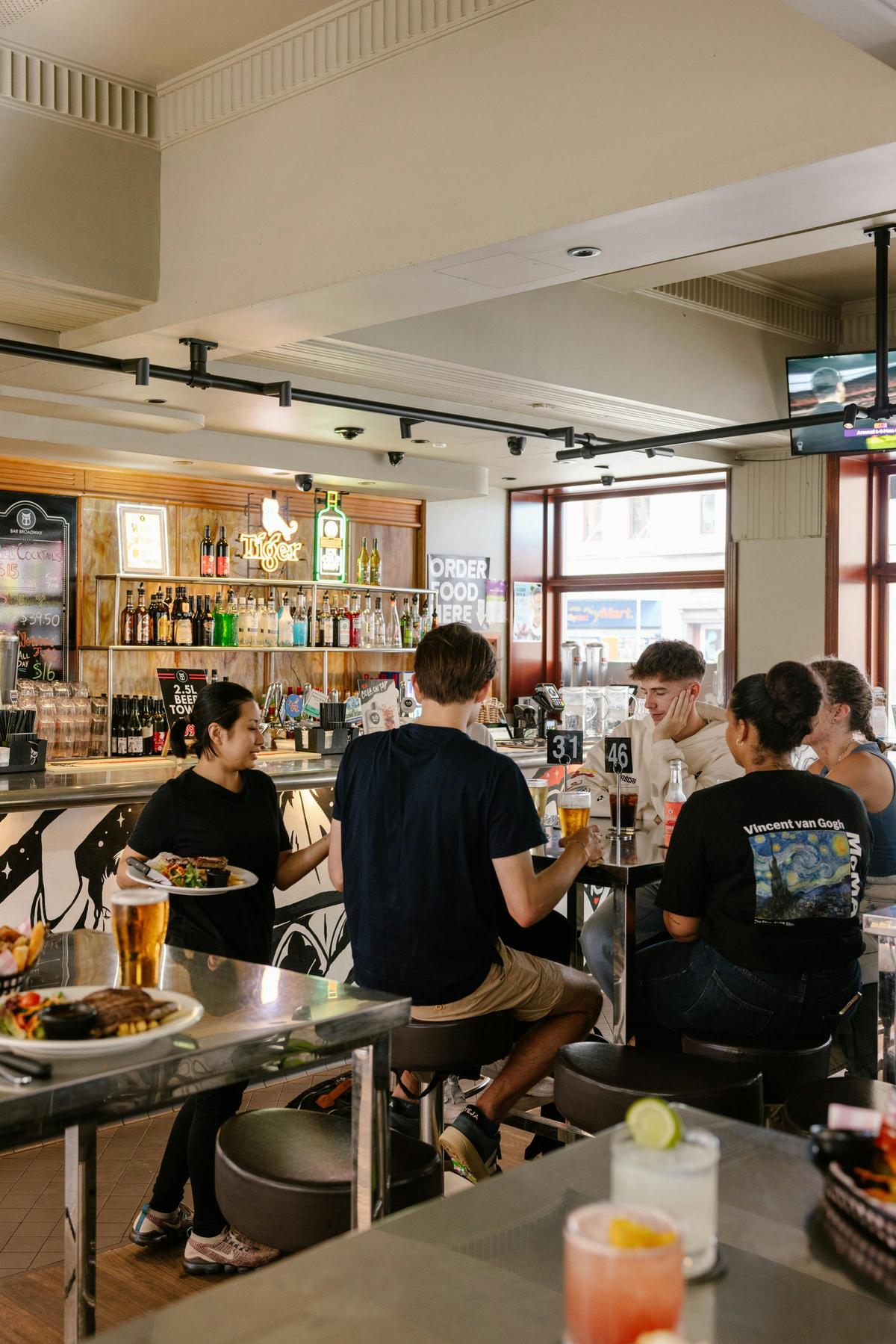 Bar Broadway Bar