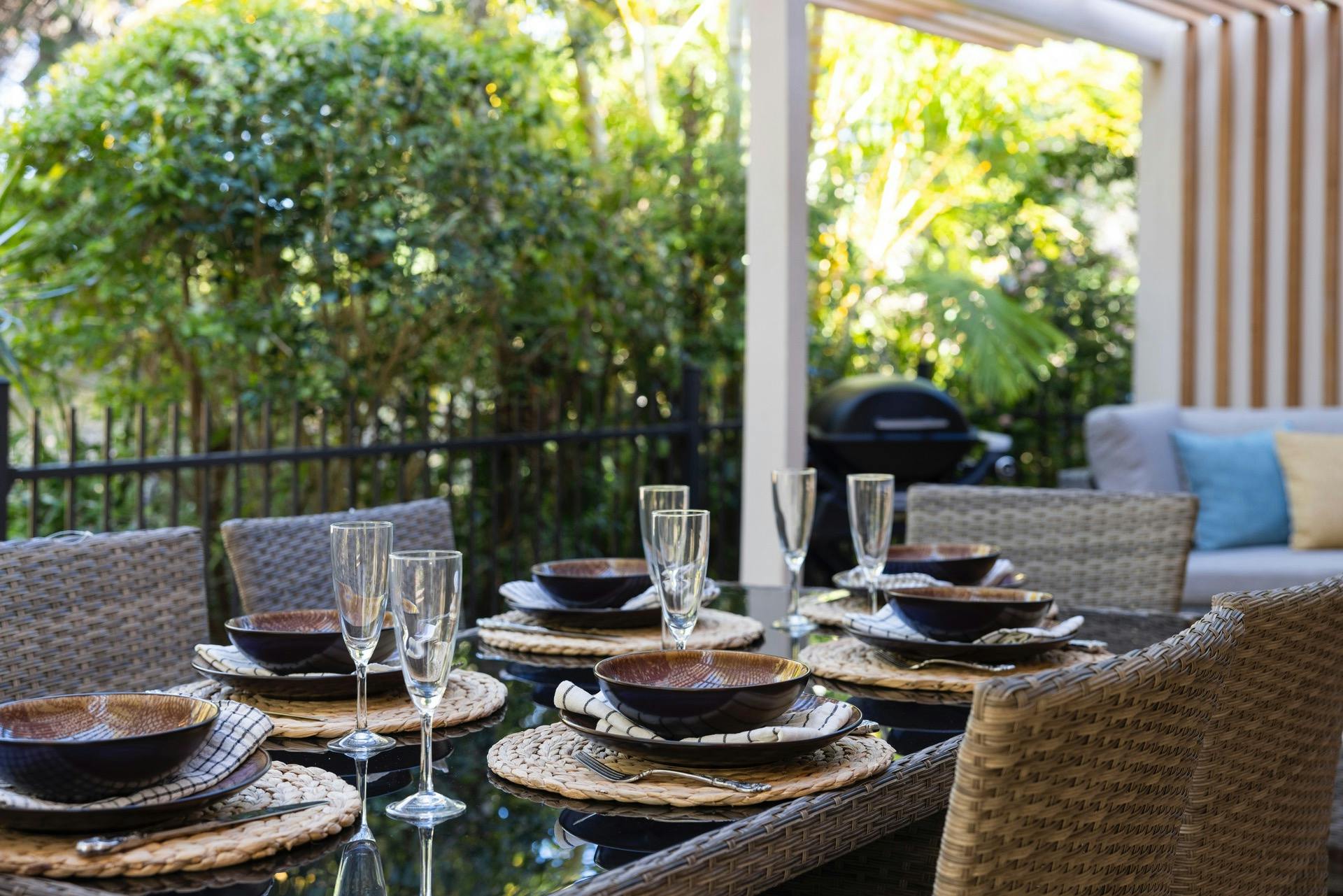 Outdoor Leisure Dining