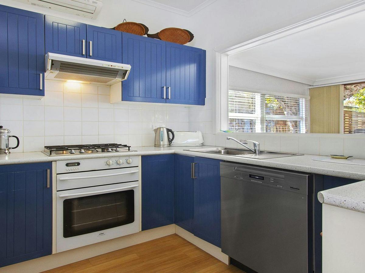 Dishwasher, Kitchen, Microwave Oven, Oven