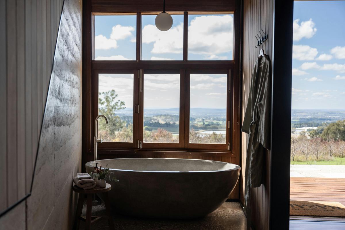 Basalt Chaser Studio Bath