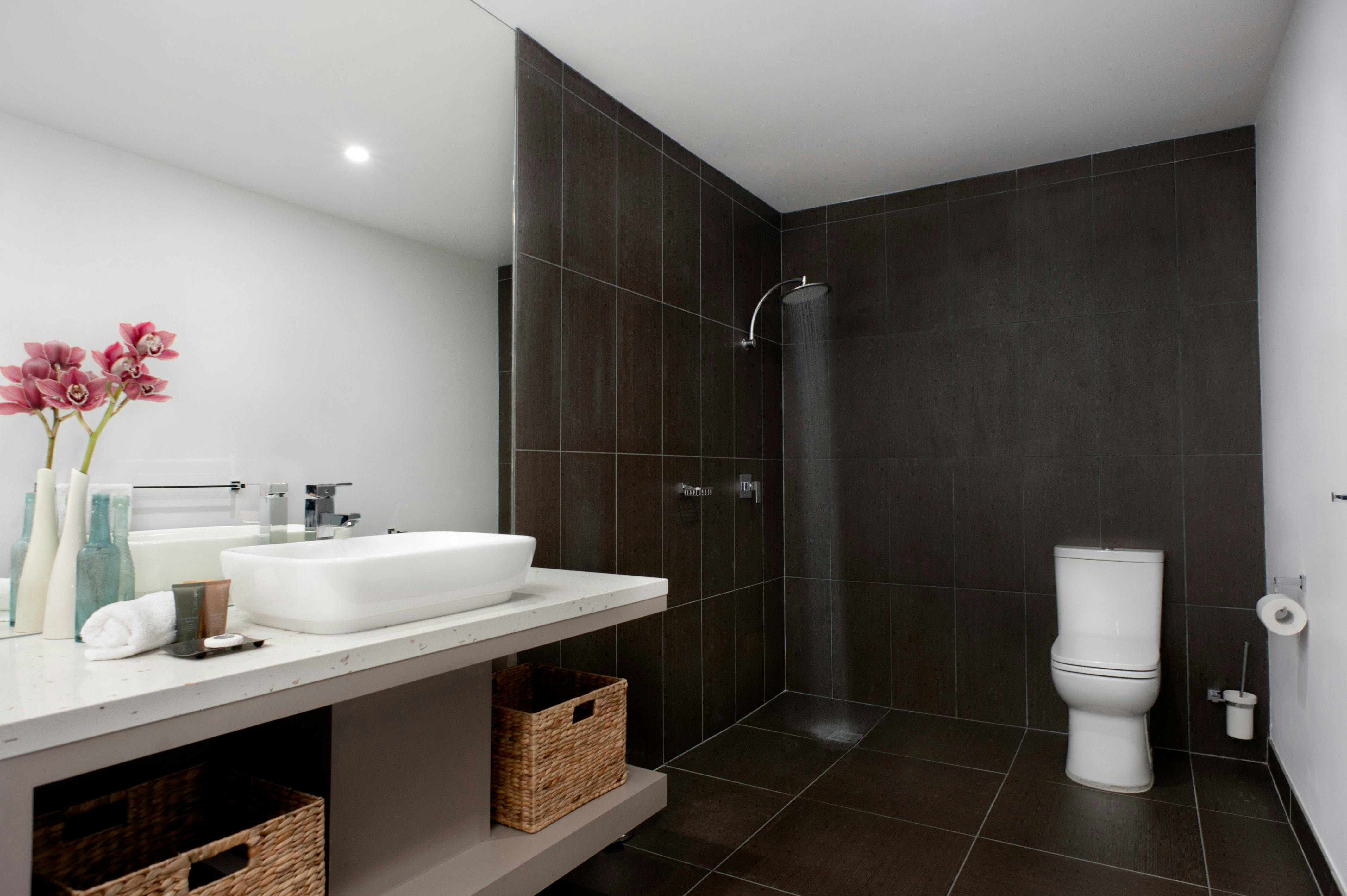 Premium Waterfront Room - Bathroom