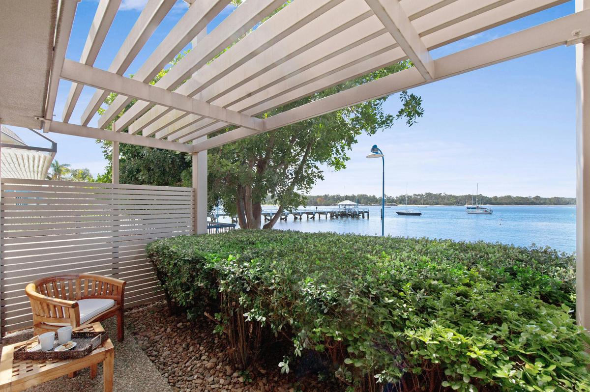 Waterfront - Ground Floor - Courtyard