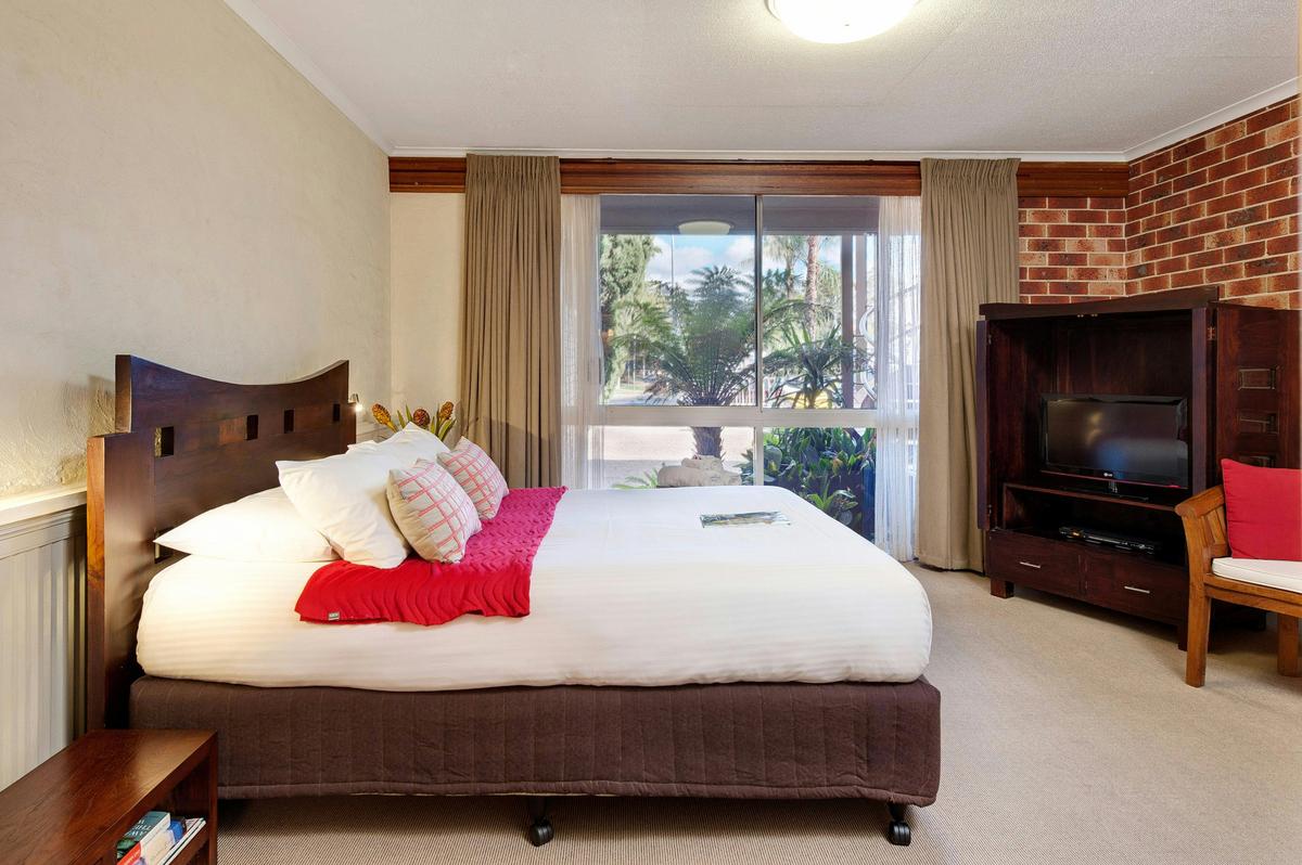 Non Waterfront - Ground Floor