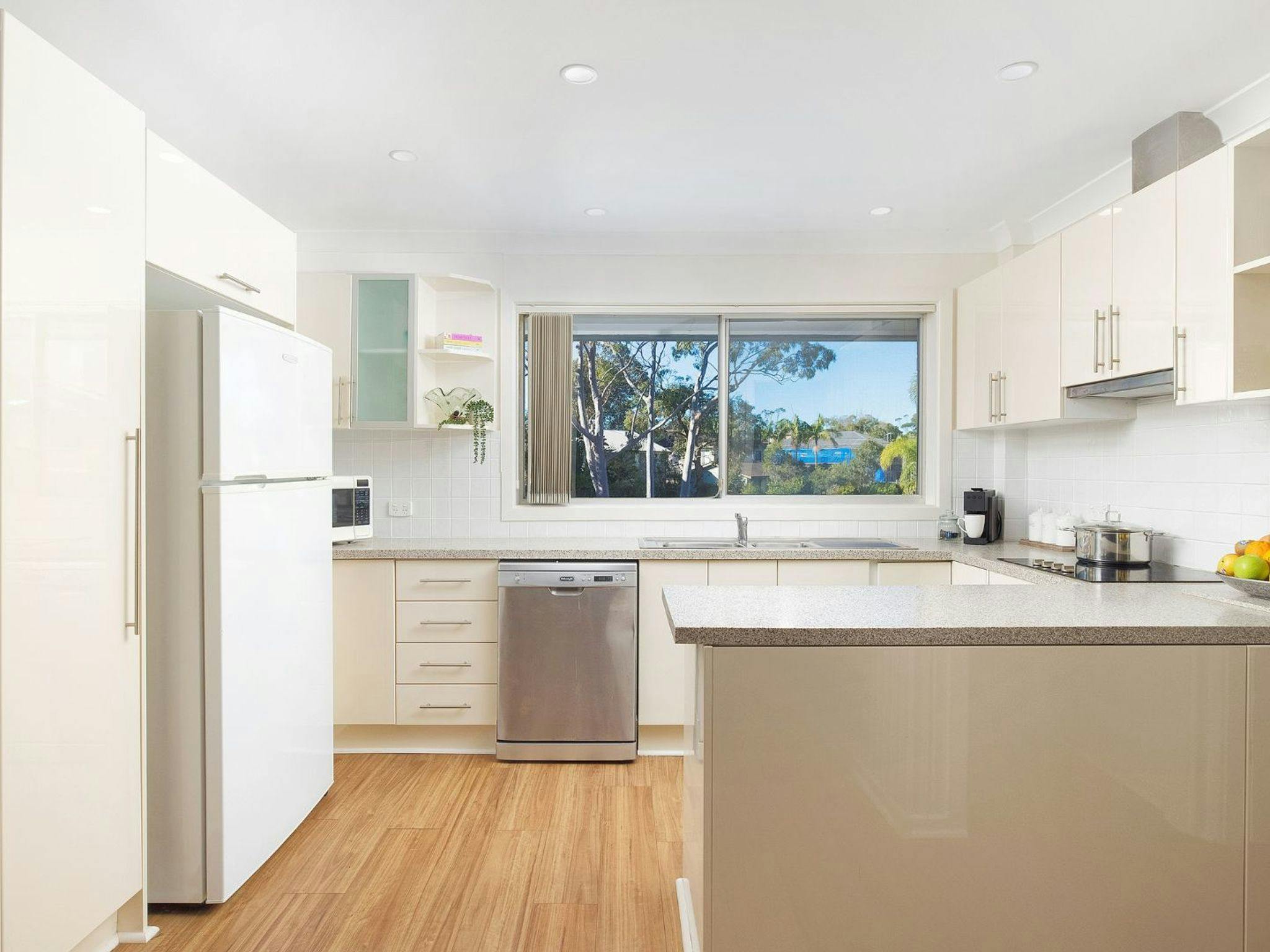 Bay Serene | Chef's Kitchen | Modern Appliances