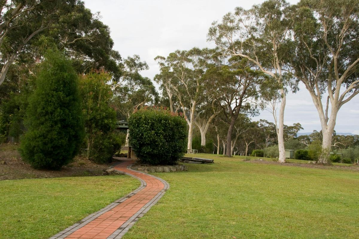 Surrounds 2 bedroom cottage