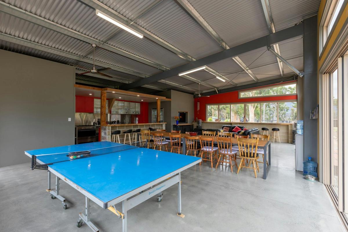 The Roo Bar offers a commercial size kitchen, lounge & Smart TV and Table Tennis area!