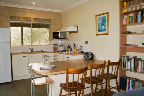 2 bedroom cottage kitchen dining