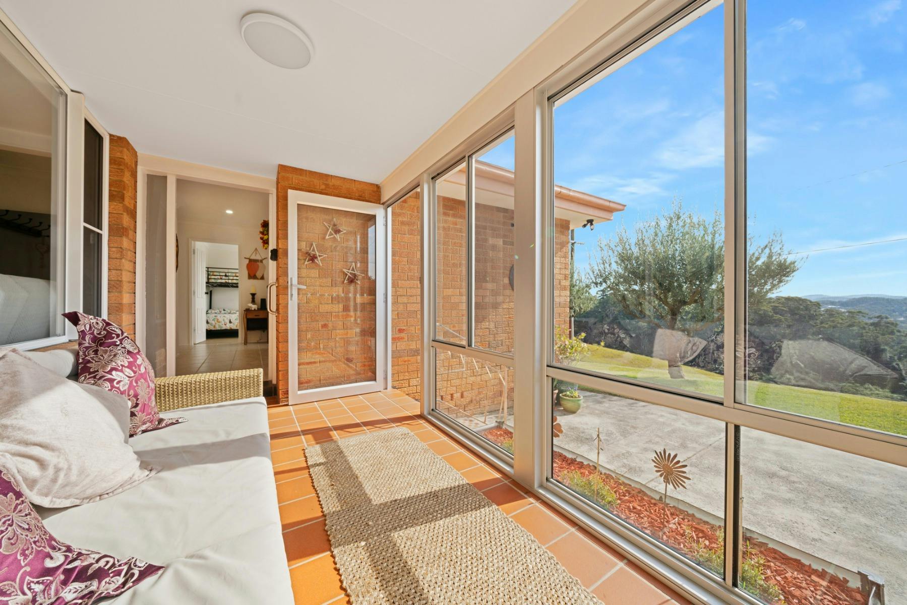 Sunshine bath Living area