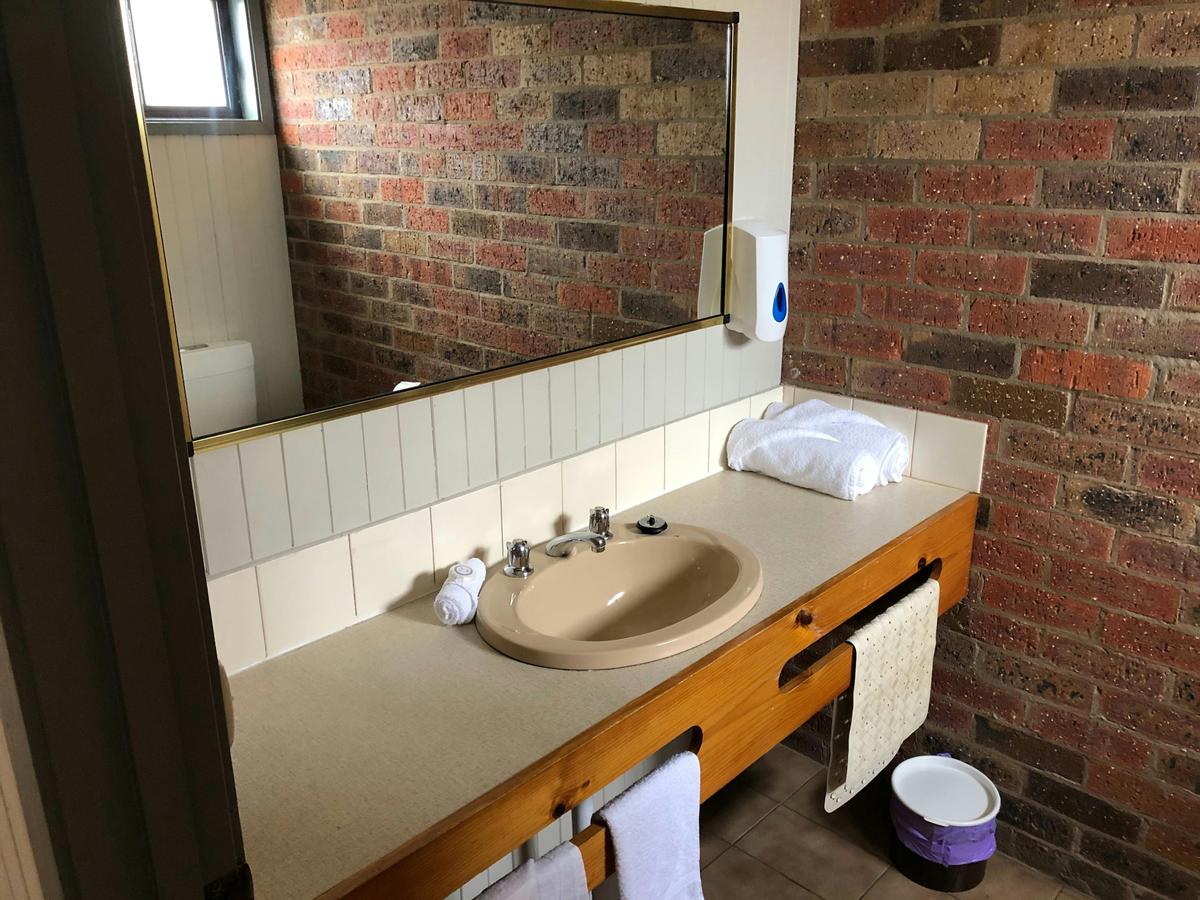 Ensuite Sink area Tri Room