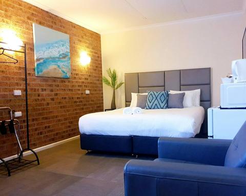 Bay and Basin Boutique Motel