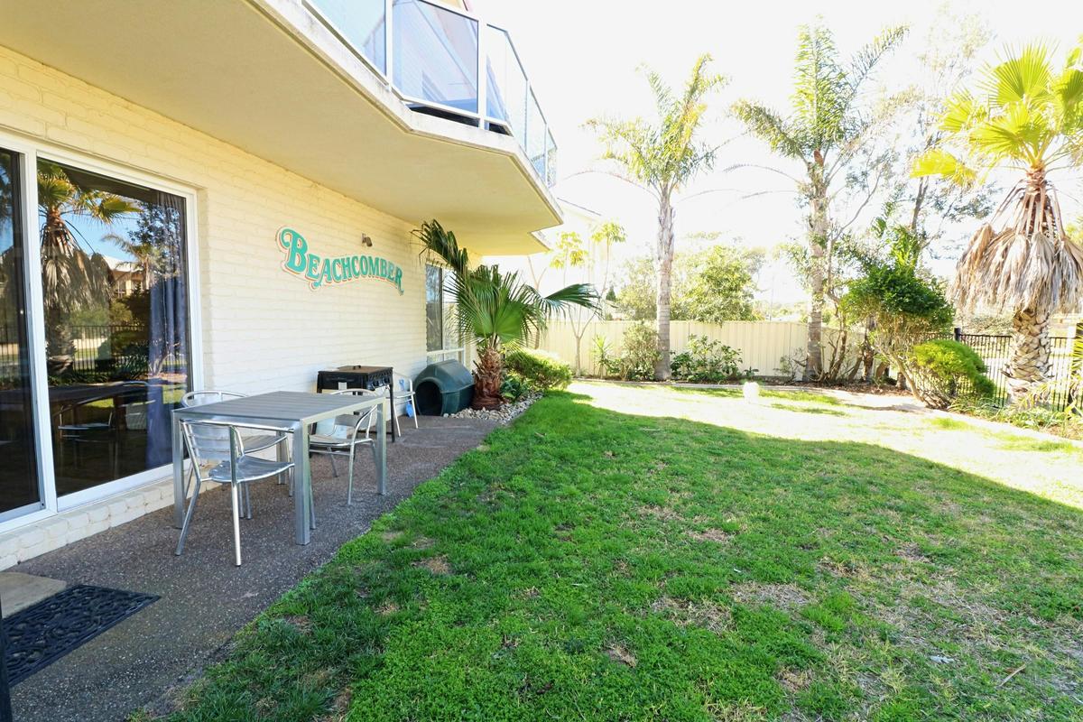 Fenced yard - Apartment