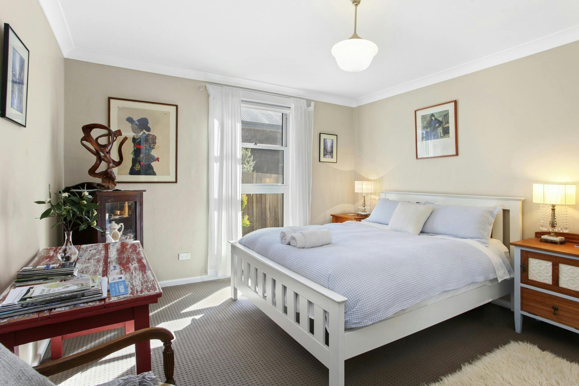 Main Bedroom - Queen bed