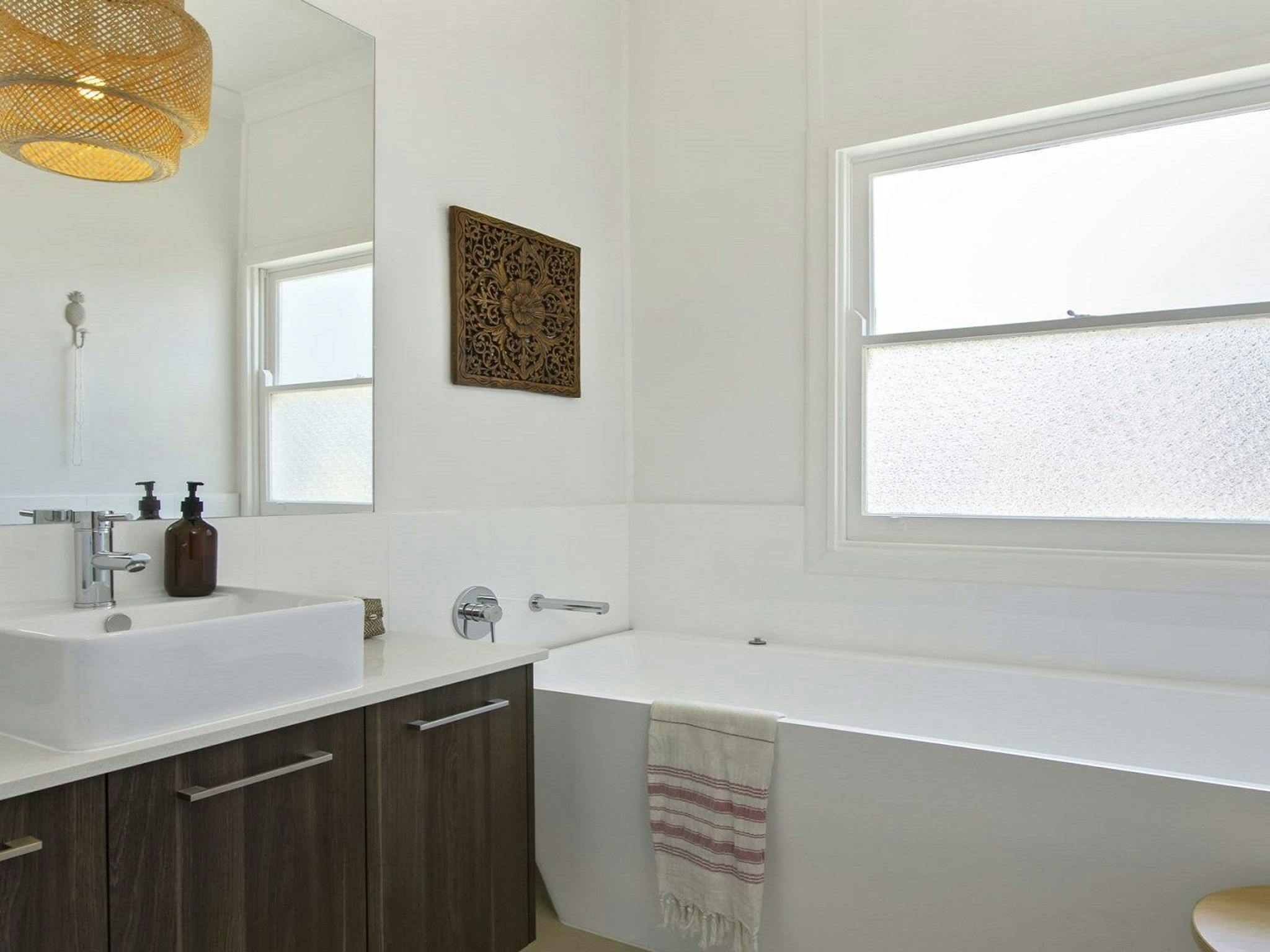 Bath Tub, Clothes Dryer, Hairdryer, Laundry, Washer/dryer