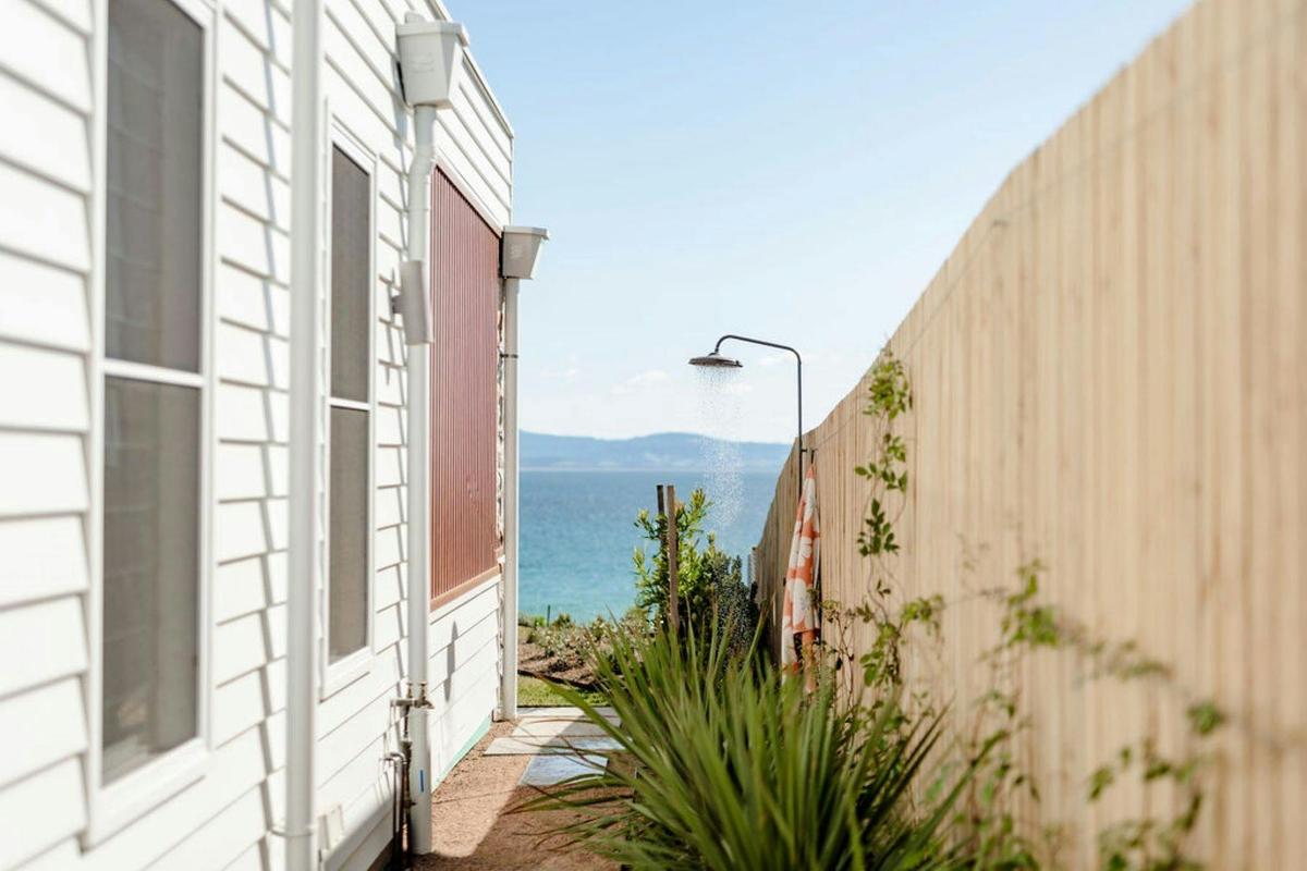 Barra Barra  Culburra  - Ocean  dream rinse off in the outdoor shower after a uplifting swim or surf