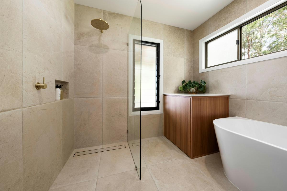 Full size Bathroom