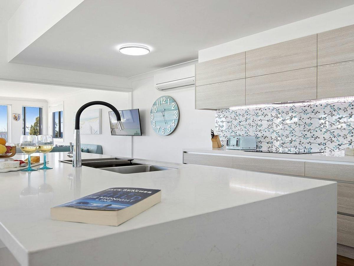 Coffee Machine, Dishwasher, Kitchen, Microwave Oven