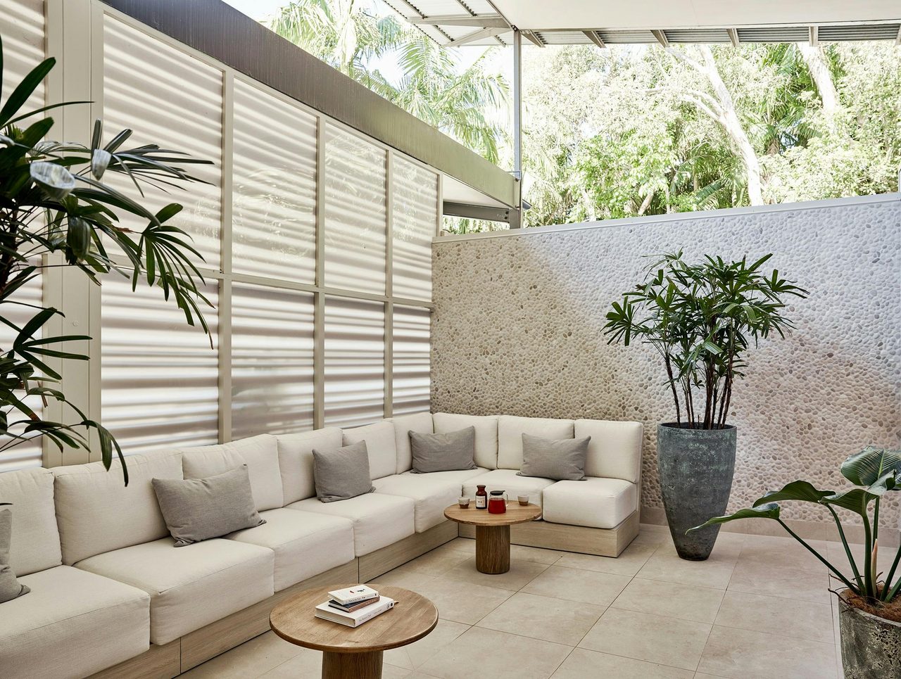 Eléme Day Spa Byron bay outdoor relaxation area
