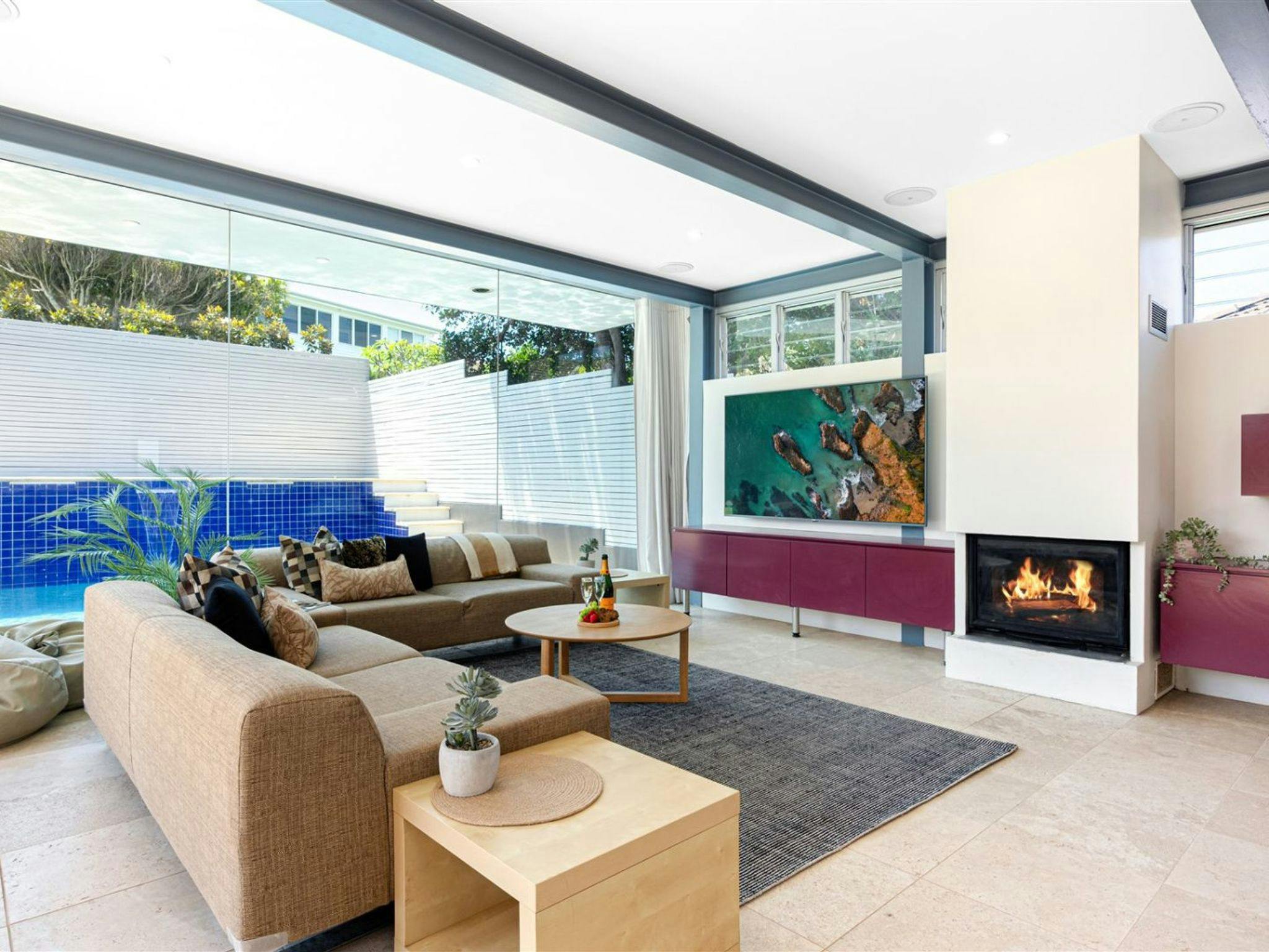 Surfside | Living room | Fireplace
