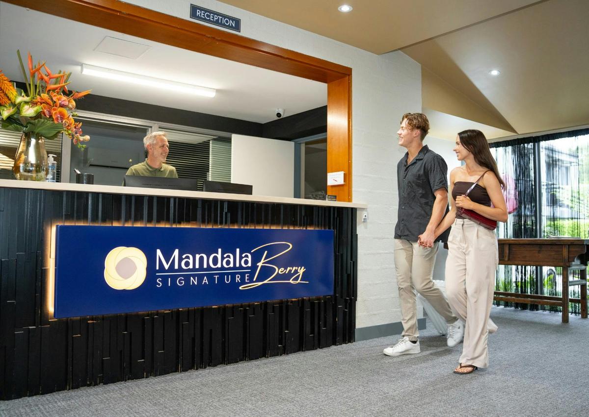 Mandala Signature Berry