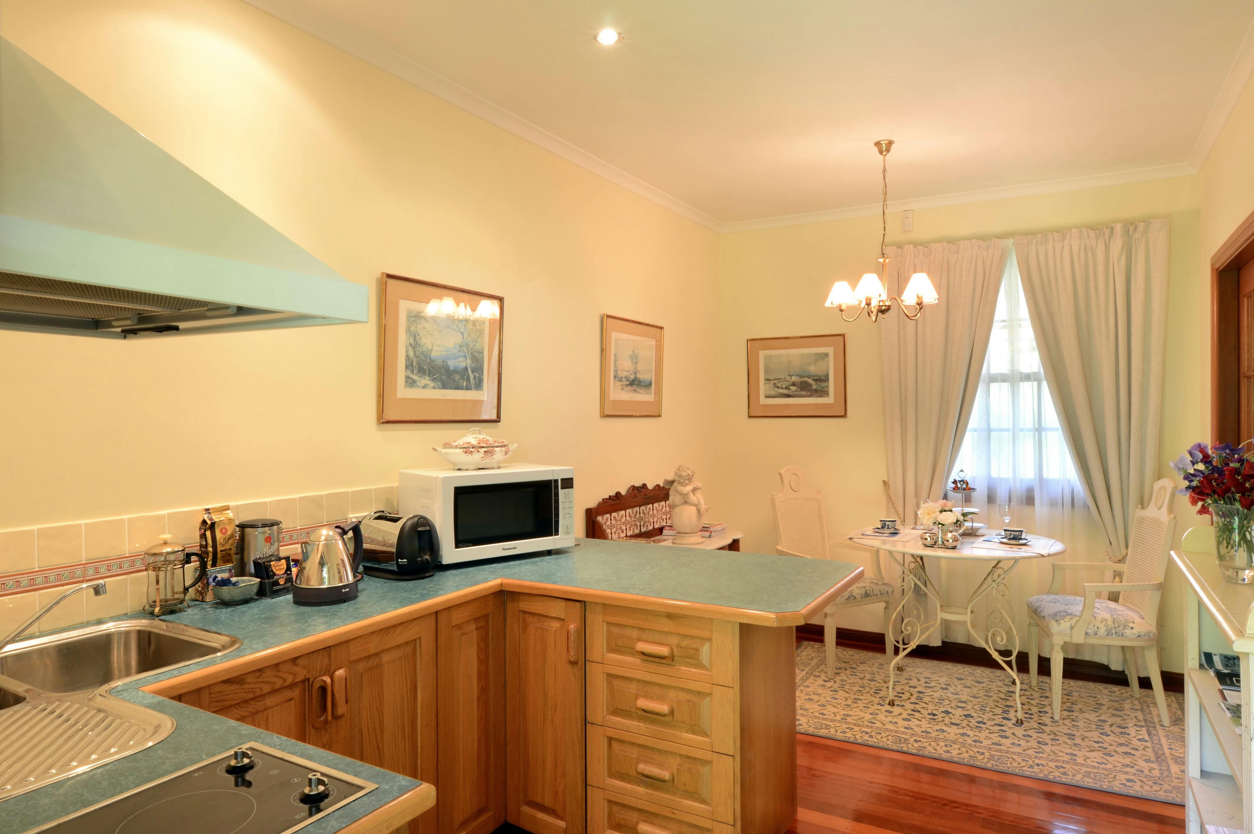 Church cottage kitchenette & dining area.