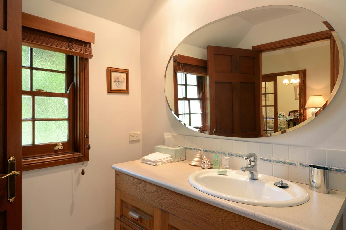 Cottage ensuite