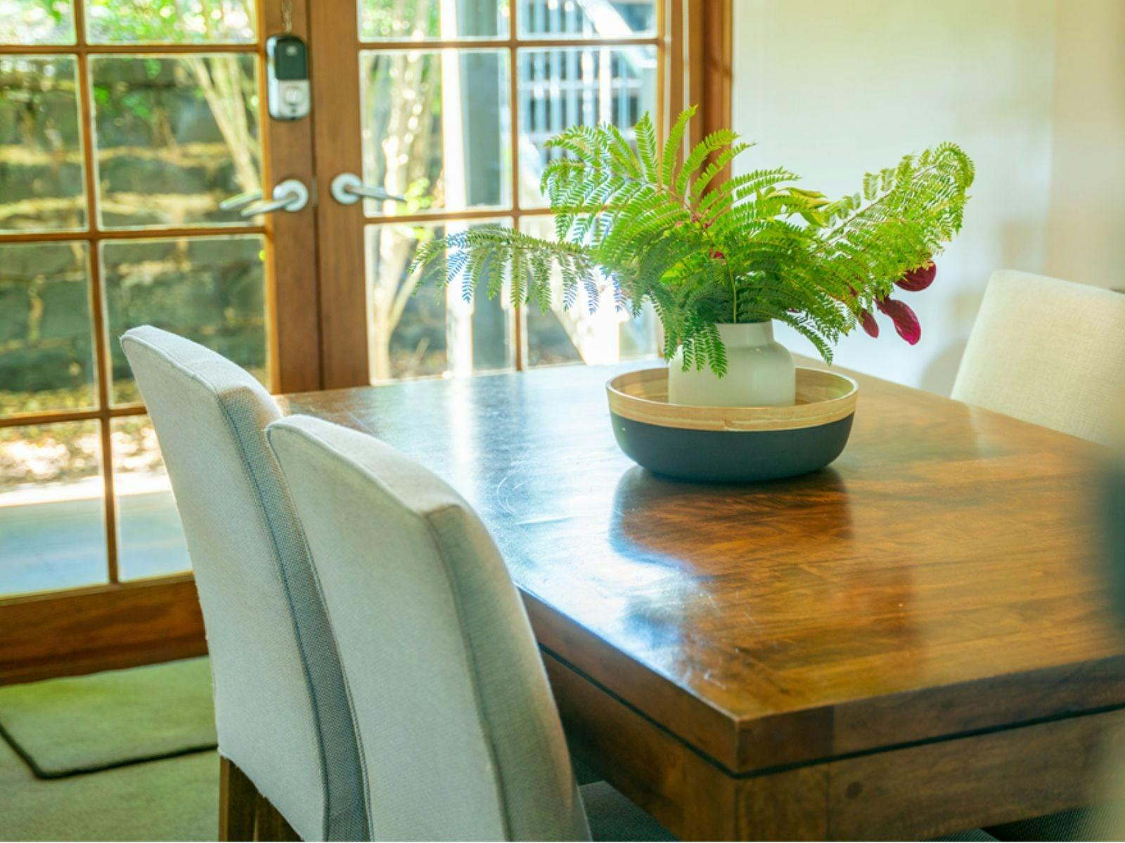 Bellevue Dining Table