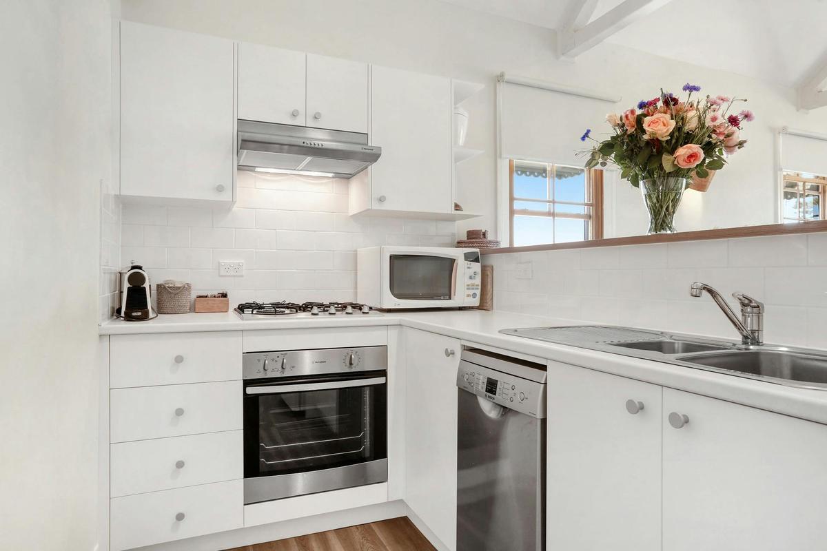 Kitchen, Apt 6