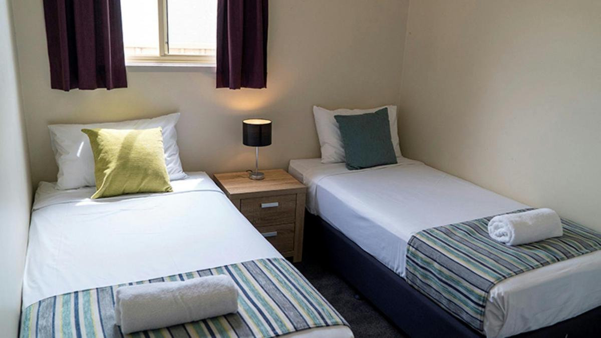 Caranday Cabin single beds