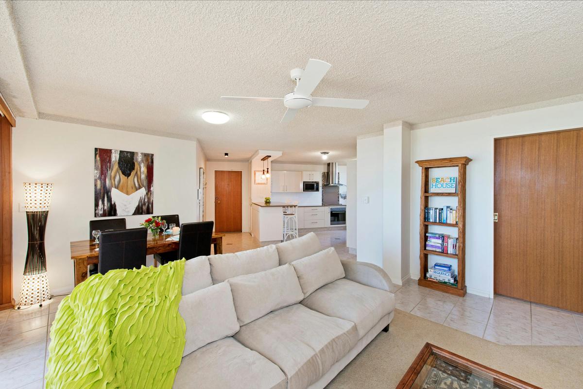 Lounge, dining and kitchen