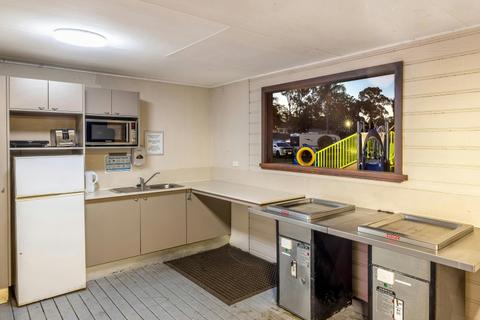 BIG4 Karuah Jetty Holiday Park camp kitchen