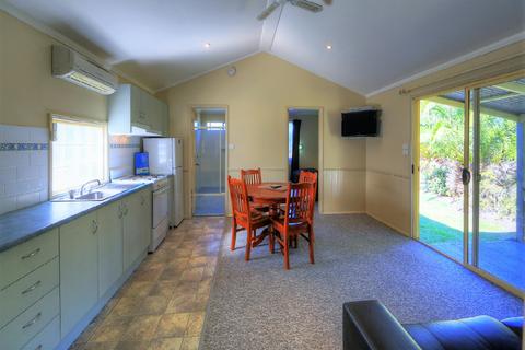 BIG4 Karuah Jetty Port Stephens accommodation - Queen Villa