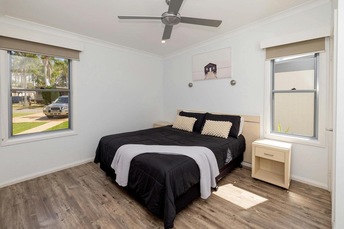 BIG4 Karuah Jetty Family Villa master bedroom