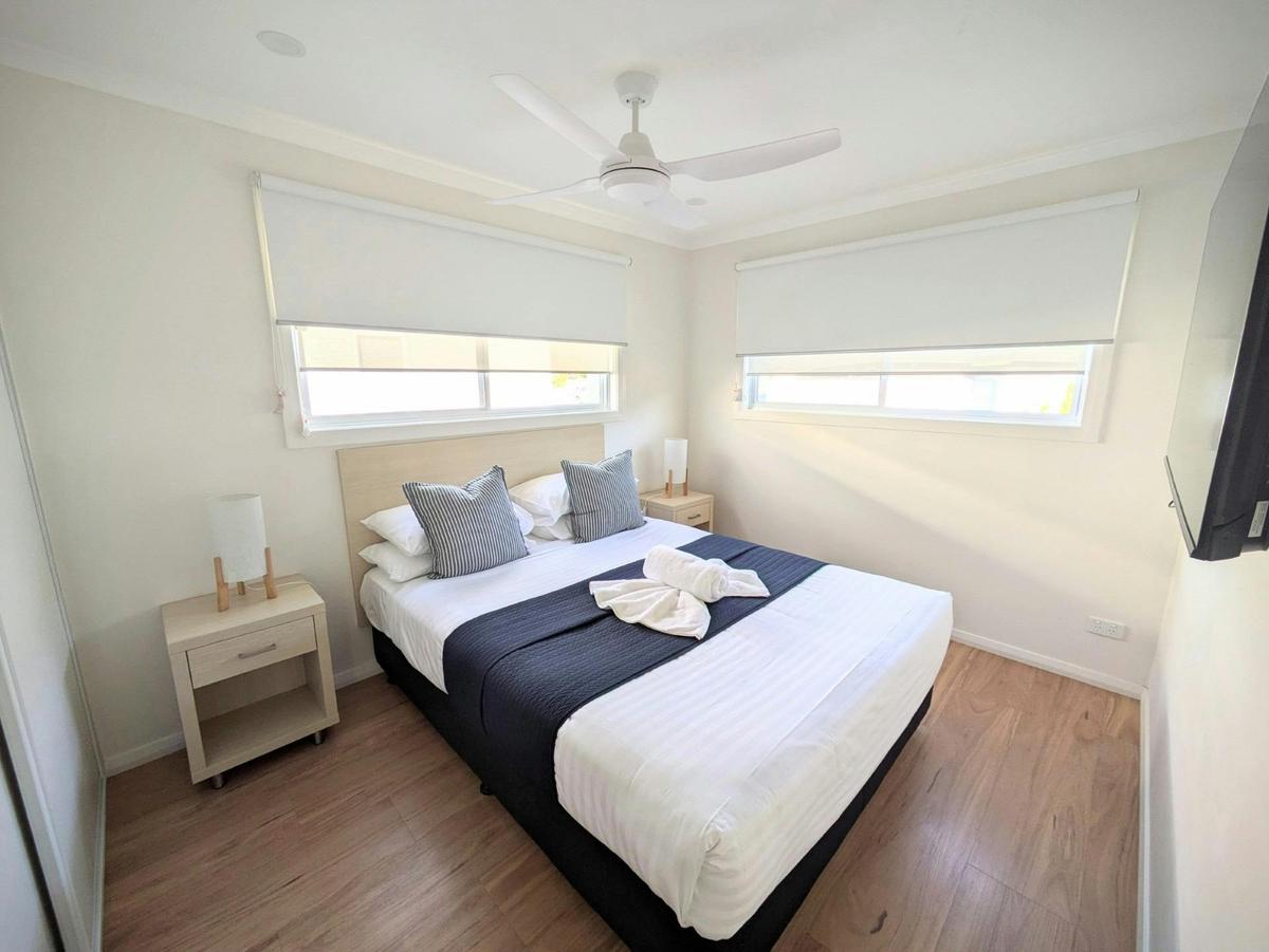 3 bedroom beachfront  master