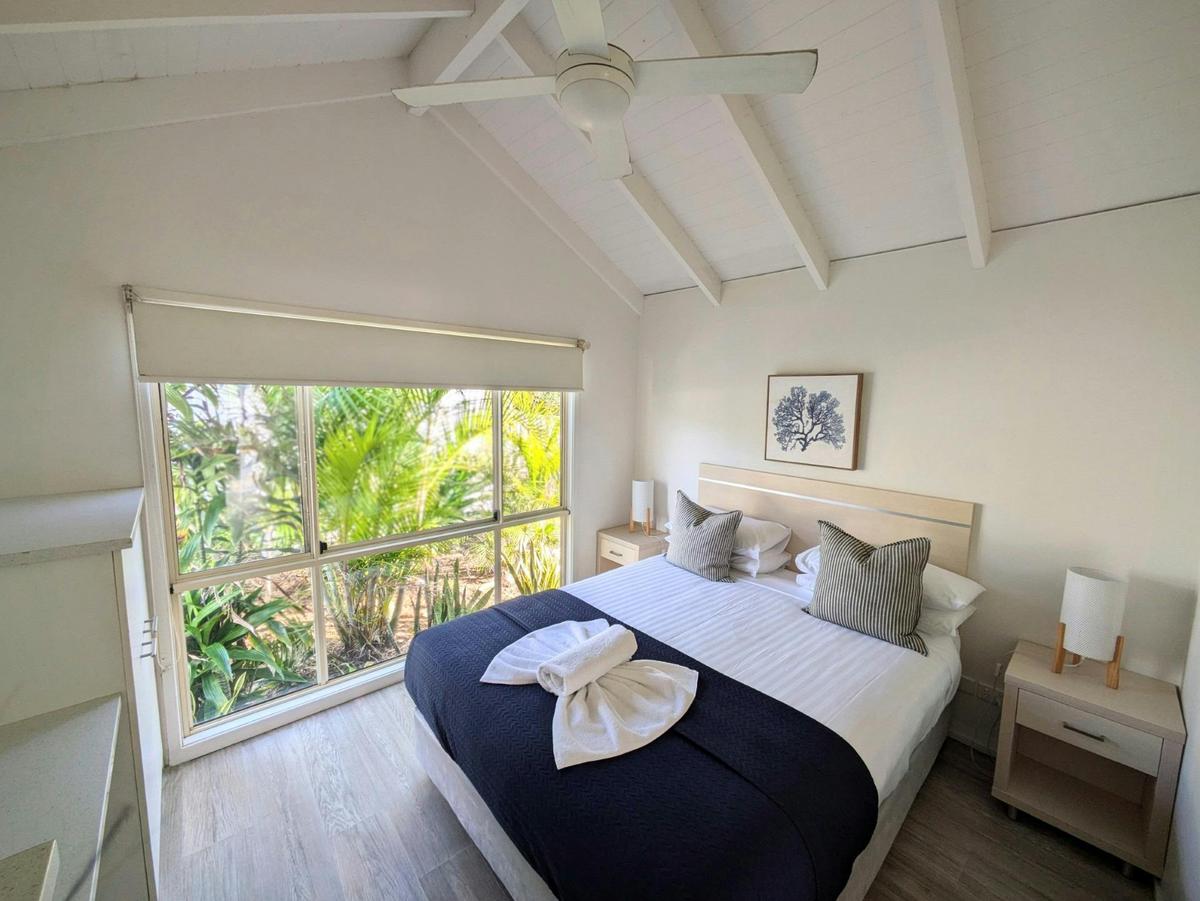 2 bedroom Beachfront Master