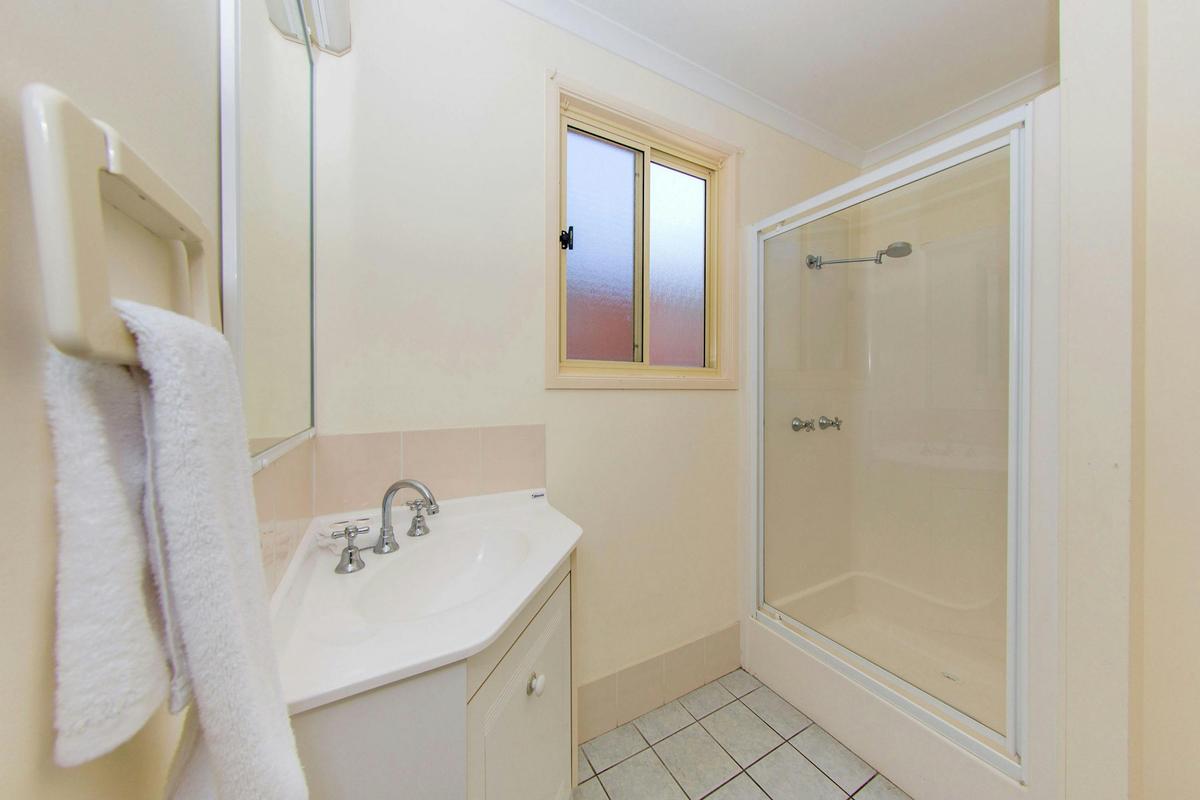 BIG4 Happy Hallidays Large Villa Bathroom